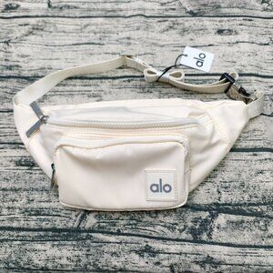 ALO Yoga Explorer Fanny Pack - Adjustable Strap, 3L Capacity, Gunmetal